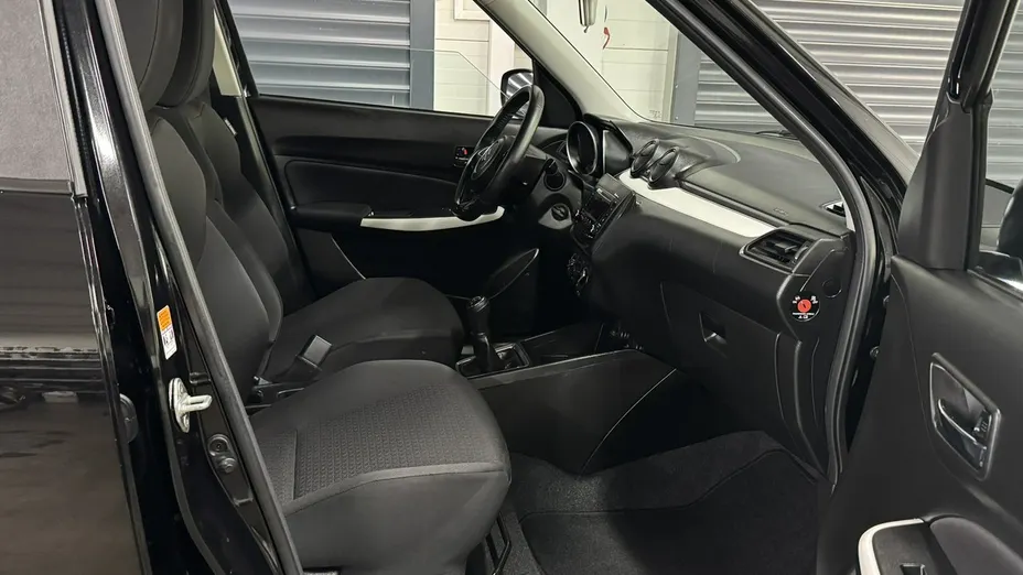 SUZUKI Swift -