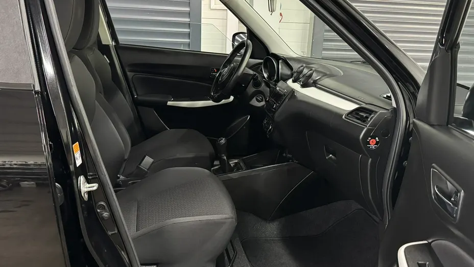 SUZUKI Swift -