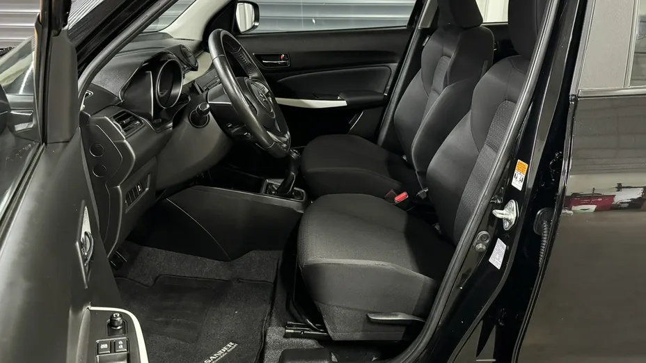 SUZUKI Swift -