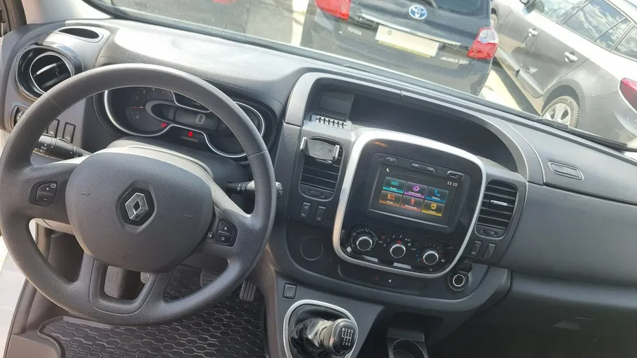 RENAULT Trafic -