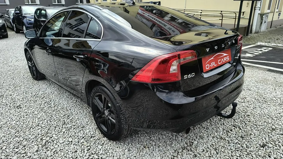 VOLVO S60 -