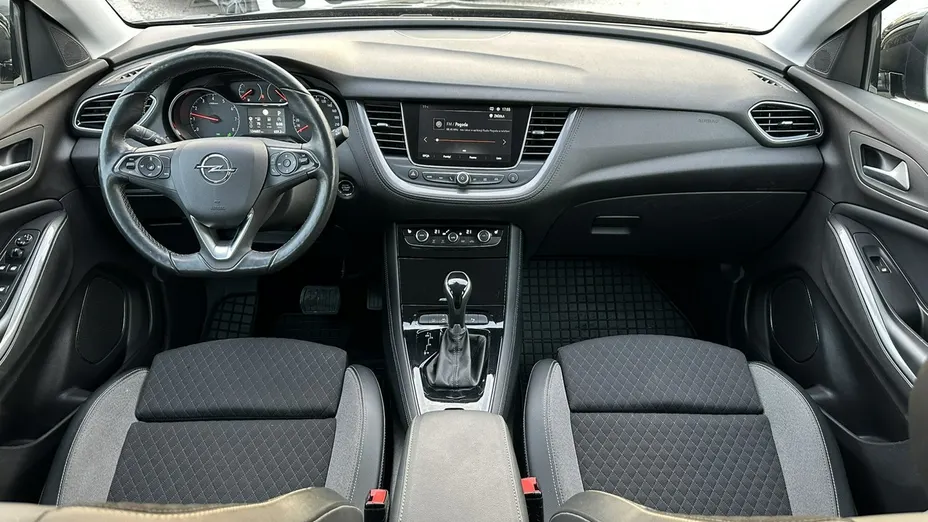 OPEL Grandland X -