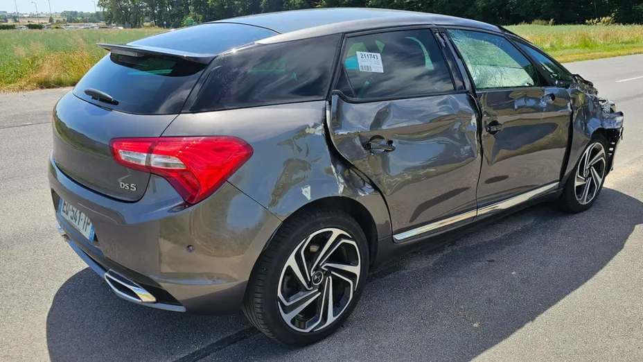 DS 5 -