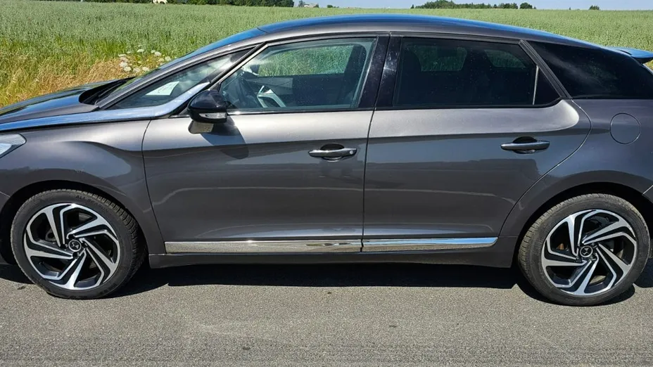 DS 5 -
