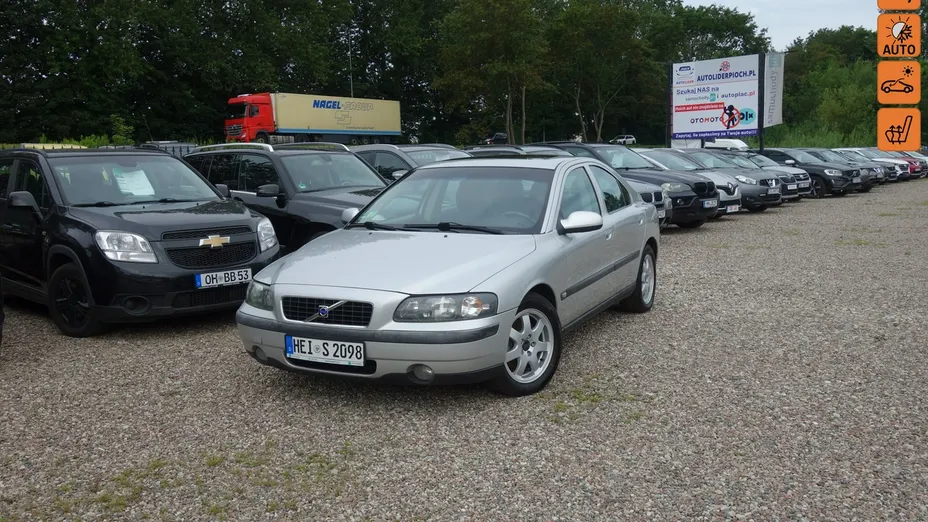 VOLVO S60 -