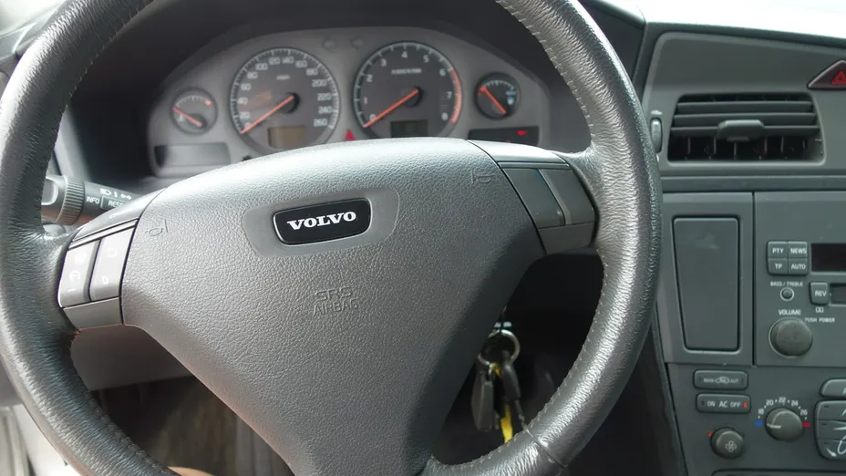 VOLVO S60 -