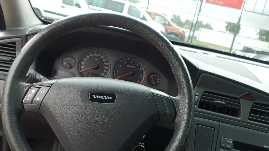 VOLVO S60 -
