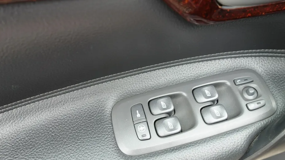 VOLVO S60 -
