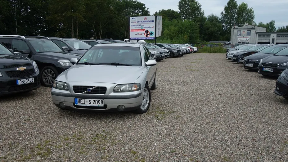 VOLVO S60 -