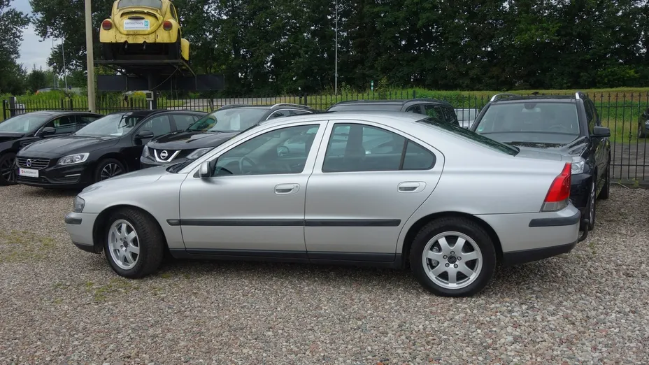 VOLVO S60 -