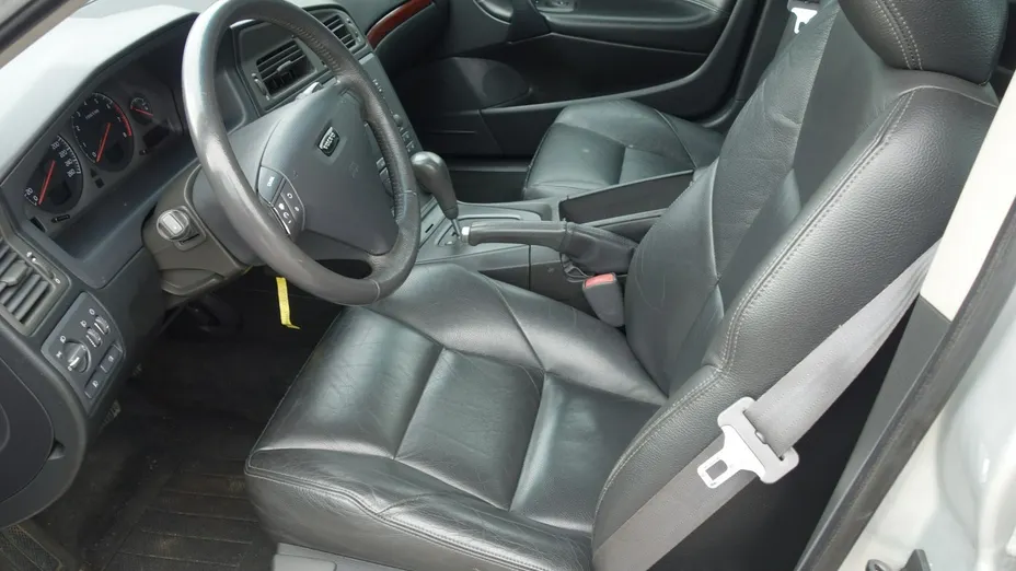 VOLVO S60 -