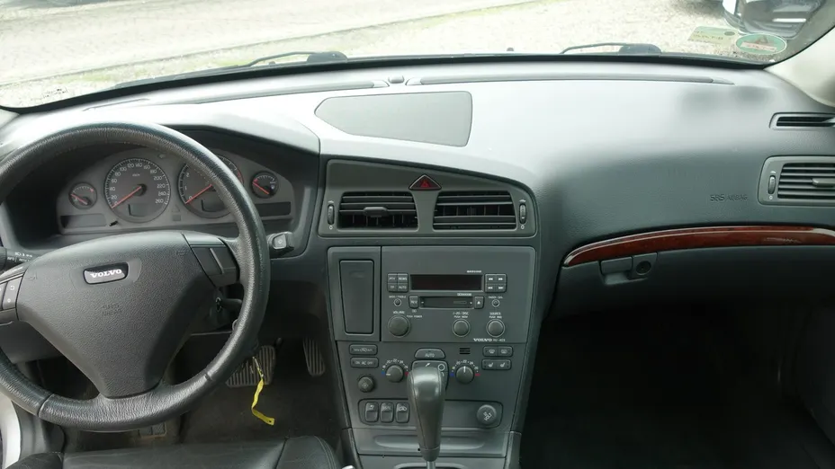 VOLVO S60 -