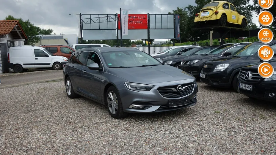 OPEL Insignia -