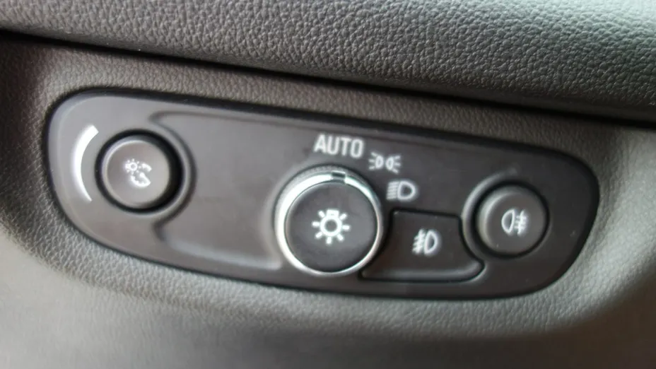 OPEL Insignia -
