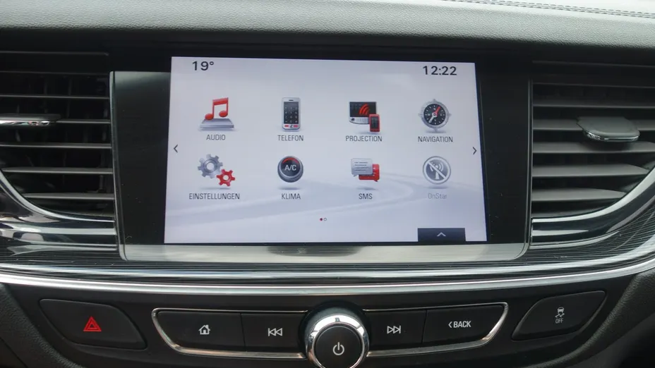 OPEL Insignia -