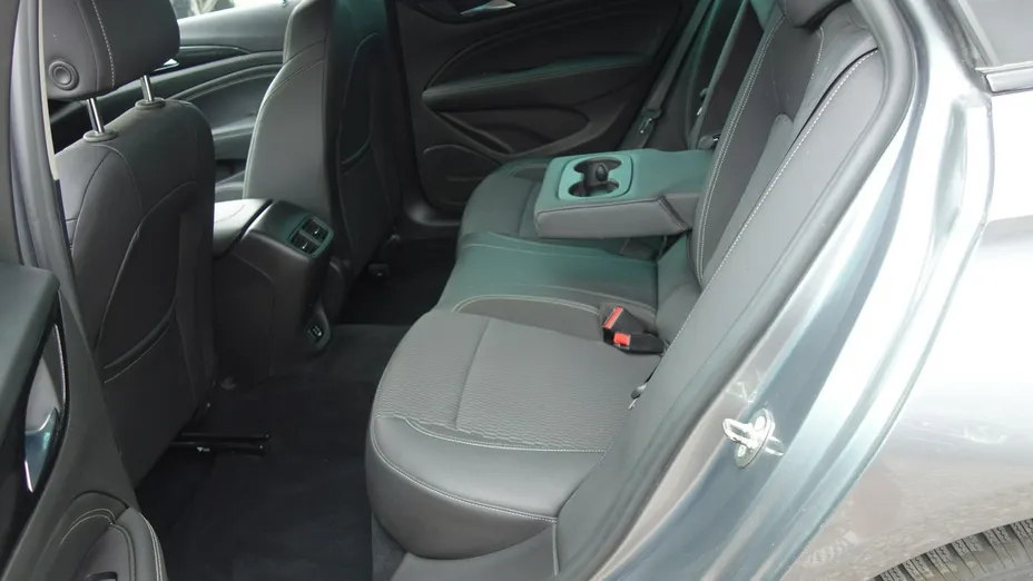 OPEL Insignia -