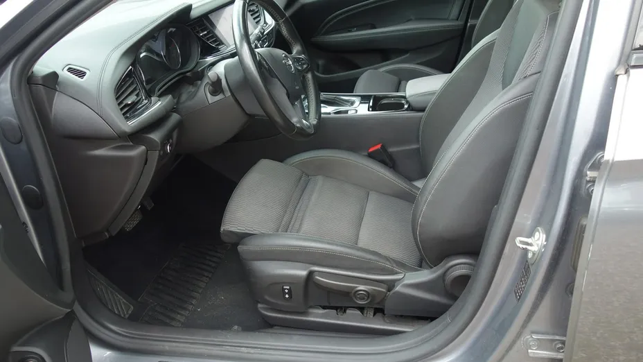 OPEL Insignia -