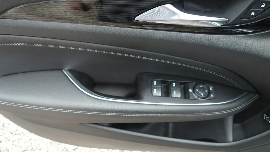 OPEL Insignia -