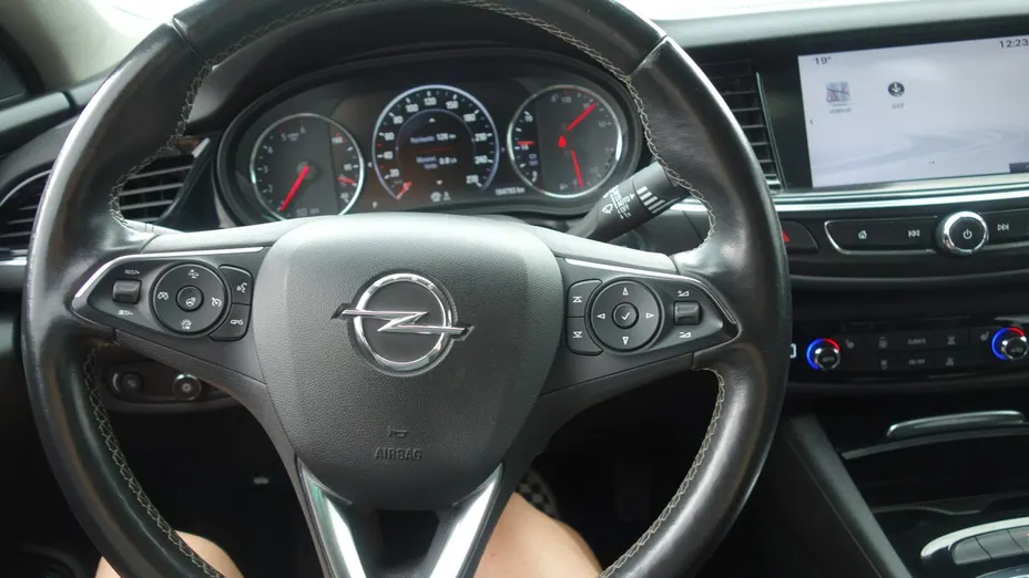 OPEL Insignia -