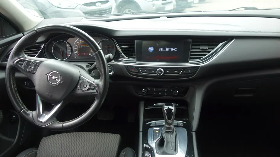 OPEL Insignia -