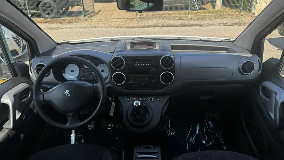 PEUGEOT Partner -