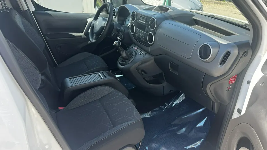 PEUGEOT Partner -