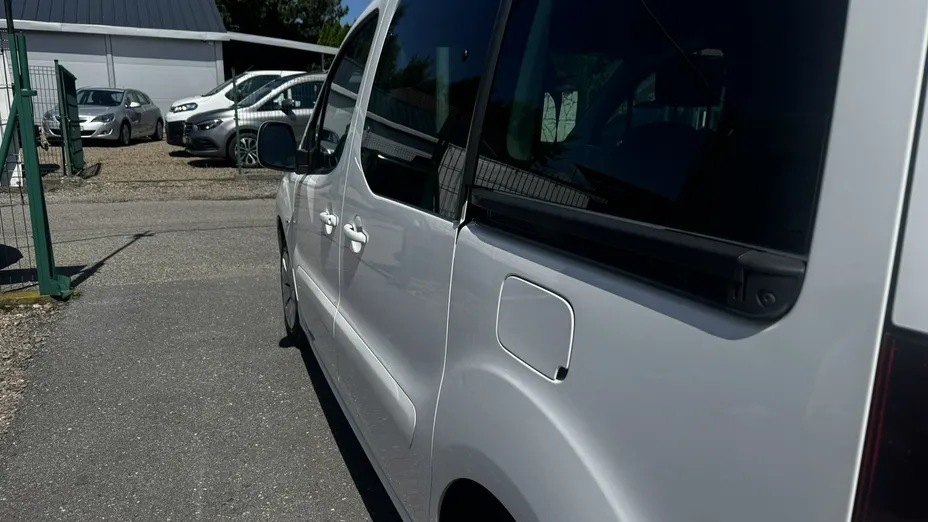 PEUGEOT Partner -
