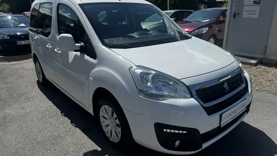 PEUGEOT Partner -