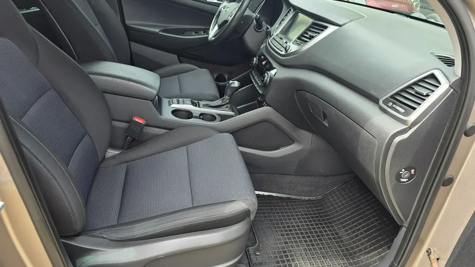 HYUNDAI Tucson -
