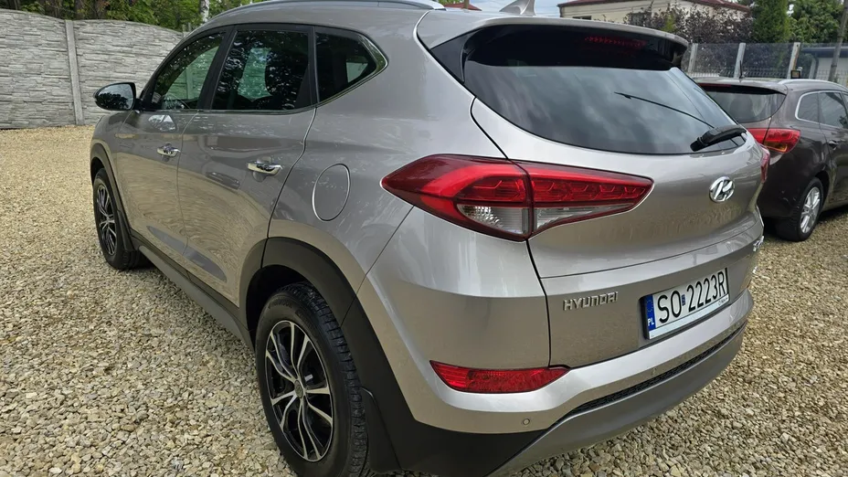 HYUNDAI Tucson -