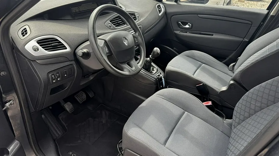 RENAULT Scenic -