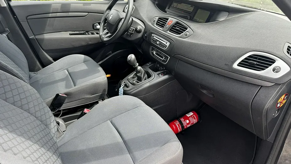 RENAULT Scenic -