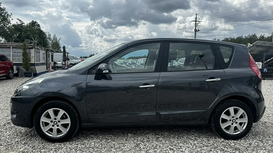 RENAULT Scenic -