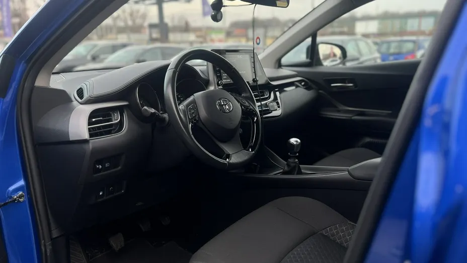 TOYOTA C-HR -