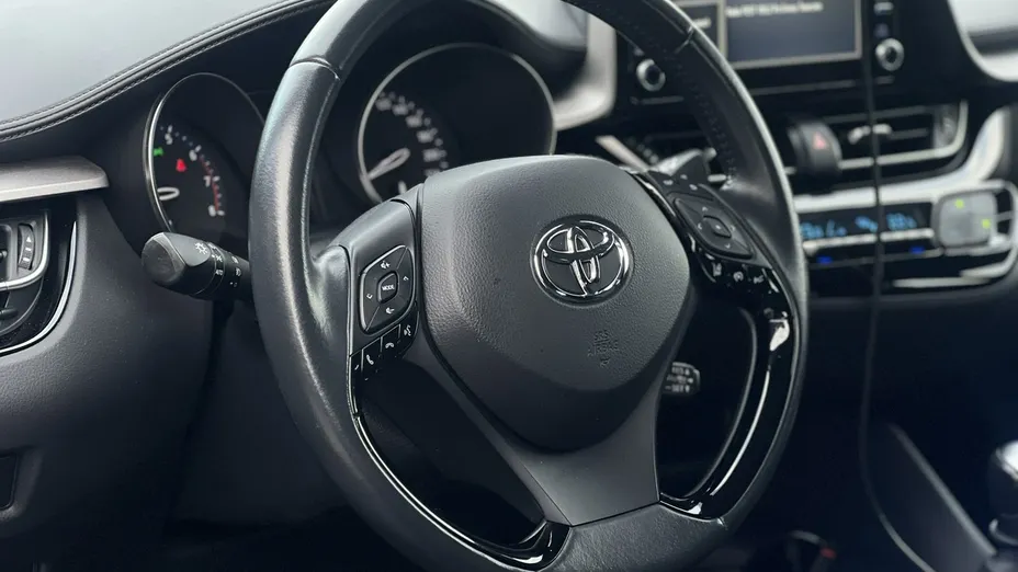 TOYOTA C-HR -