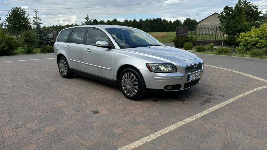 VOLVO V50 -