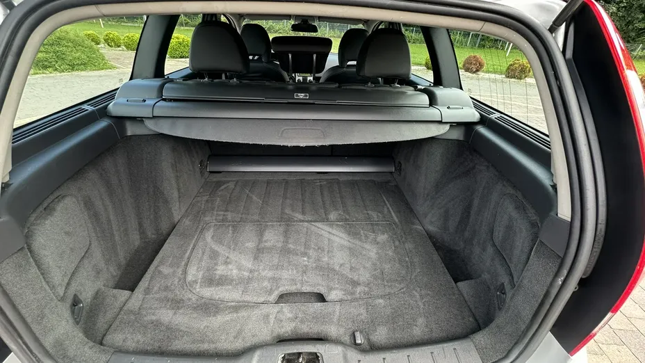 VOLVO V50 -