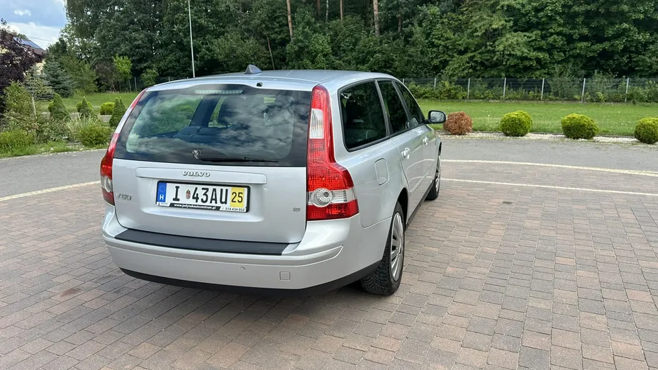 VOLVO V50 -