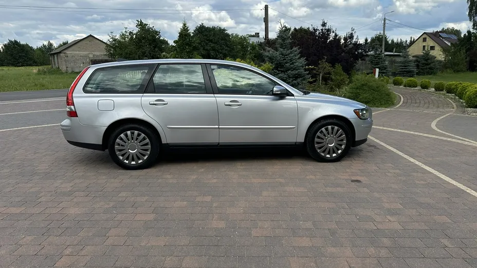VOLVO V50 -