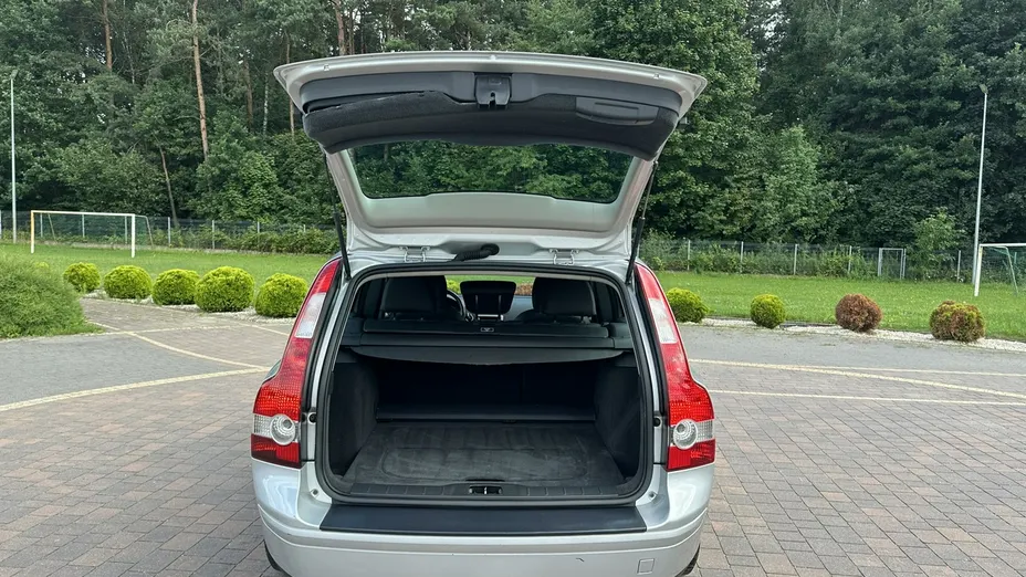 VOLVO V50 -