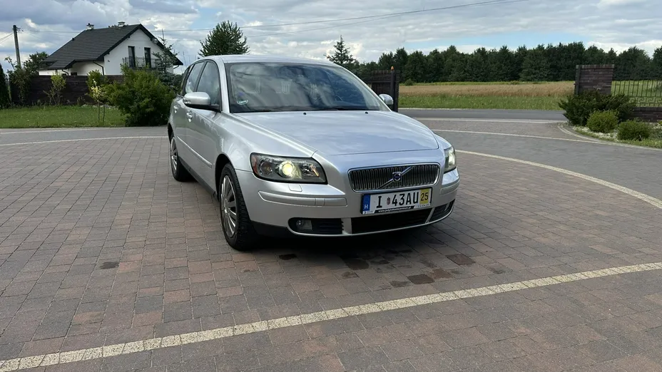 VOLVO V50 -