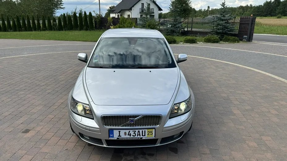 VOLVO V50 -