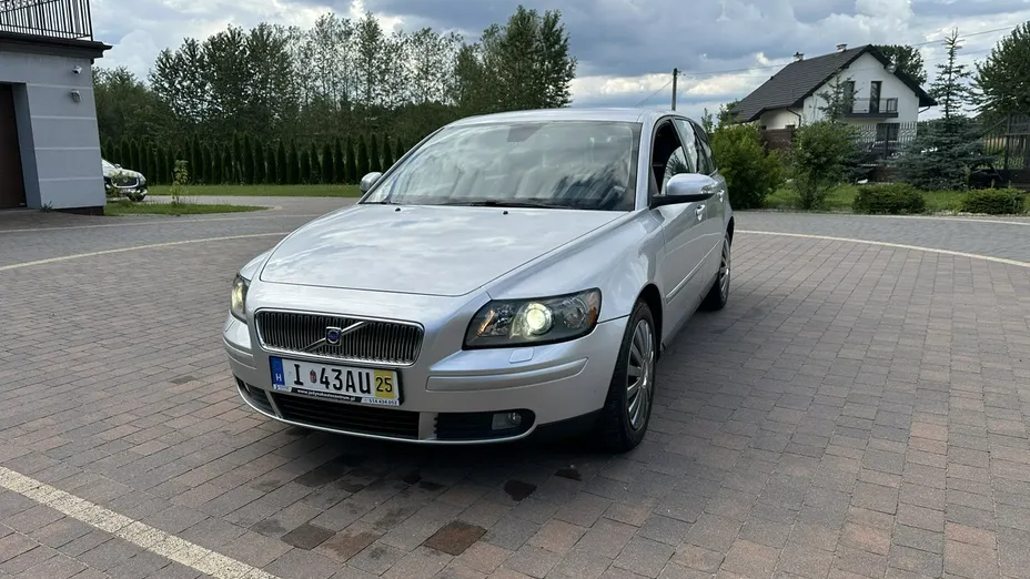 VOLVO V50 -