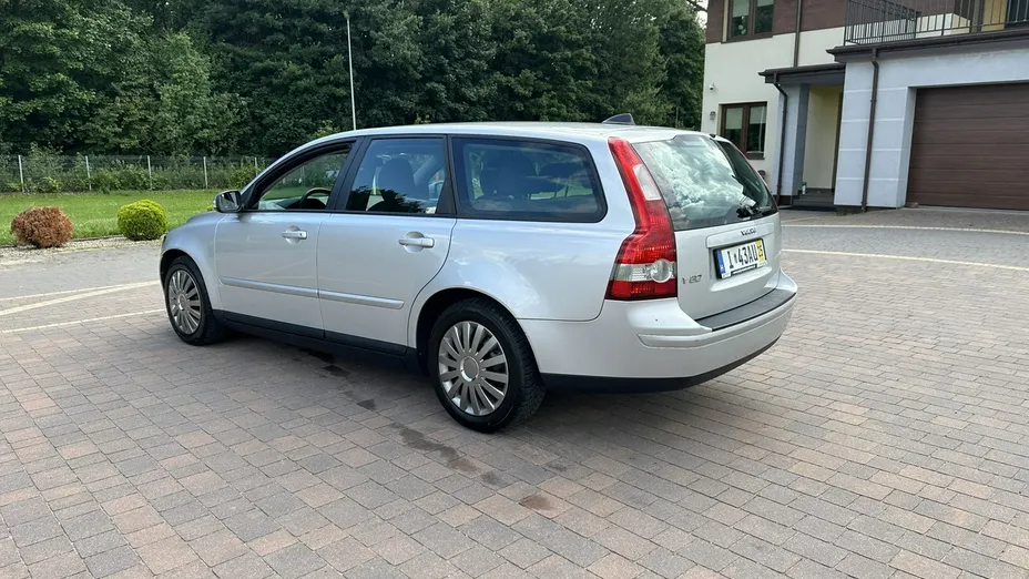 VOLVO V50 -