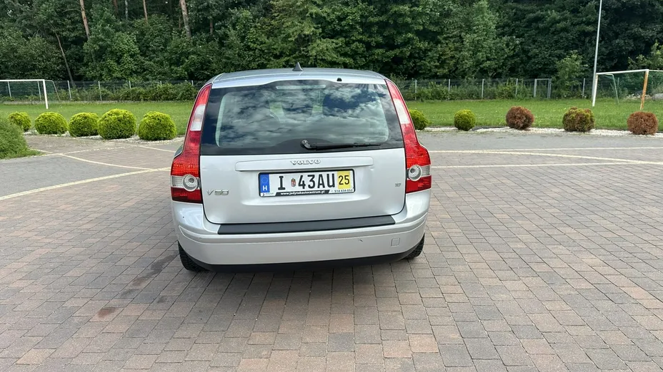 VOLVO V50 -