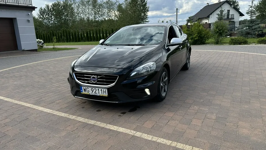 VOLVO V40 -