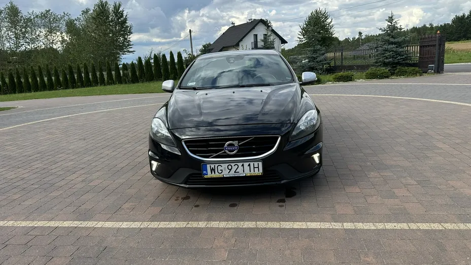VOLVO V40 -