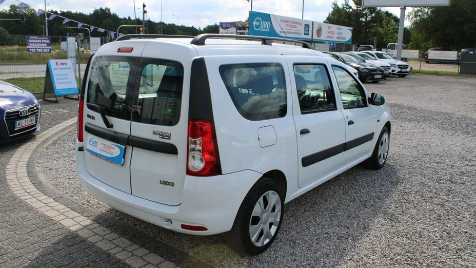DACIA Logan -