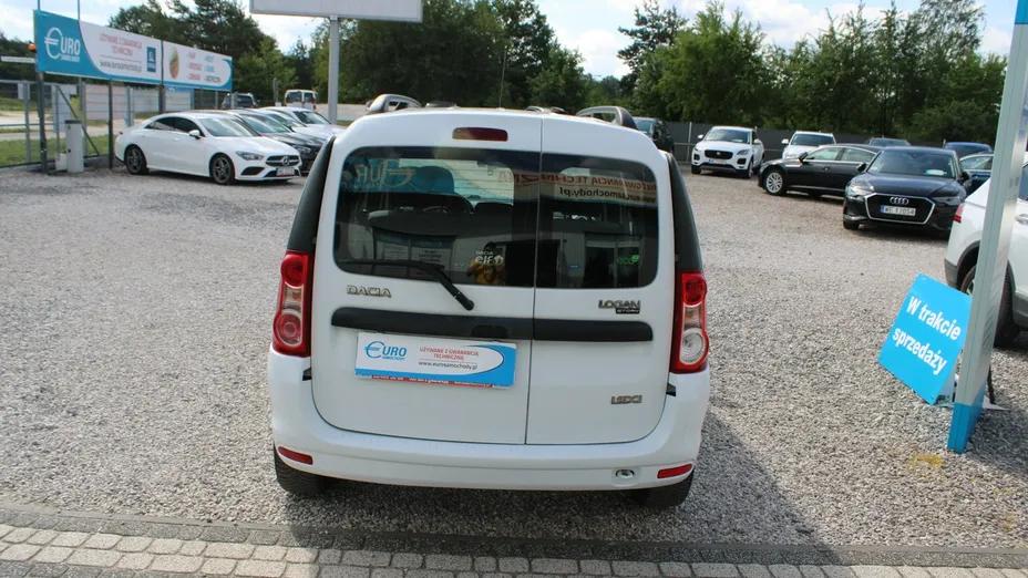 DACIA Logan -