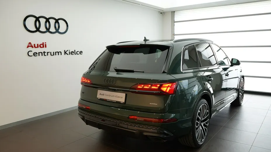 AUDI Q7 -
